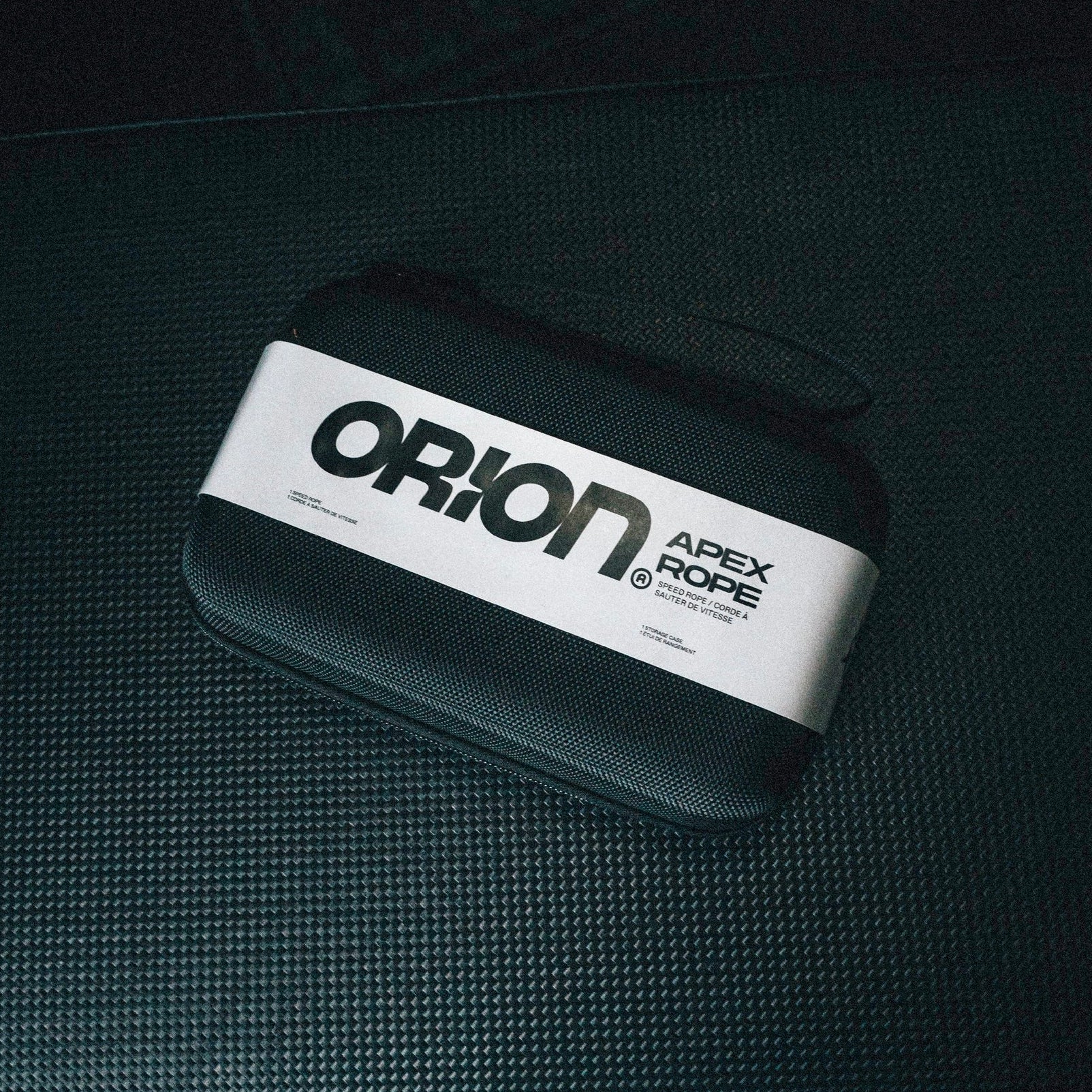 Corde à sauter CrossFit ORION Athletics APEX Rope noire et blanche étui