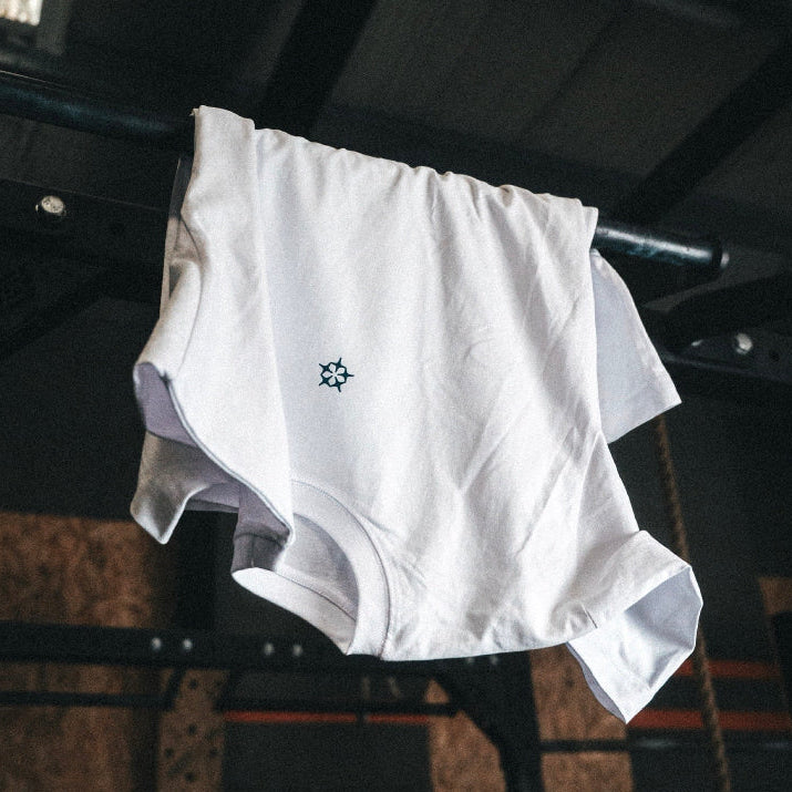 T-shirt CrossFit ORION Athletics blanc flottant